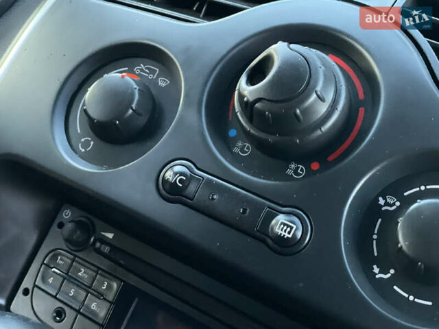 Белый Рено Кенгу, объемом двигателя 0 л и пробегом 99 тыс. км за 8250 $, фото 21 на Automoto.ua