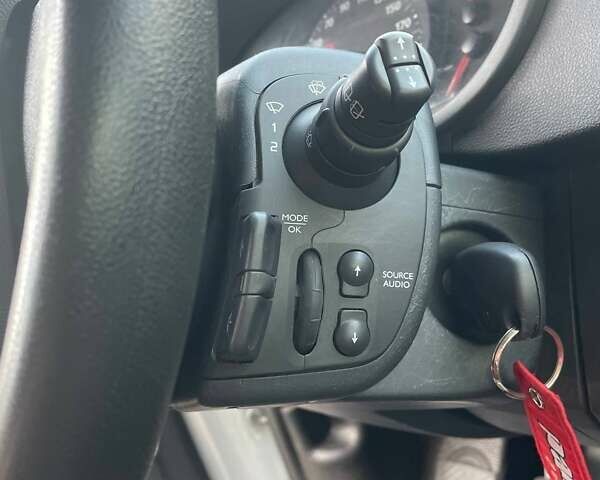 Белый Рено Кенгу, объемом двигателя 1.46 л и пробегом 114 тыс. км за 13613 $, фото 21 на Automoto.ua
