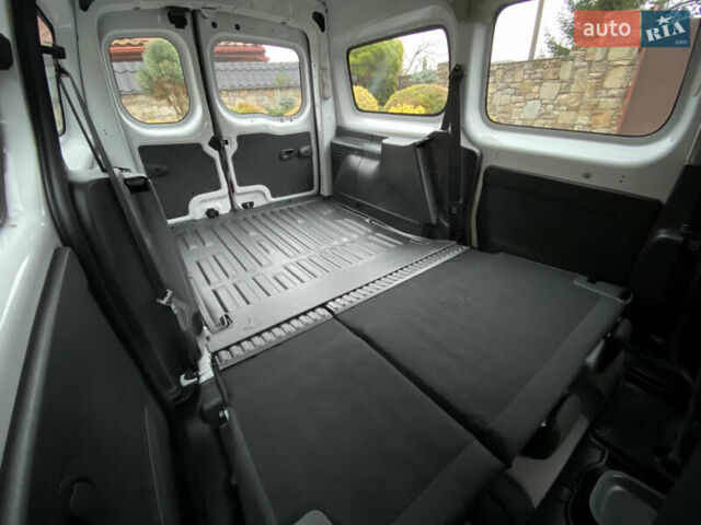 Белый Рено Кенгу, объемом двигателя 0 л и пробегом 17 тыс. км за 14399 $, фото 59 на Automoto.ua