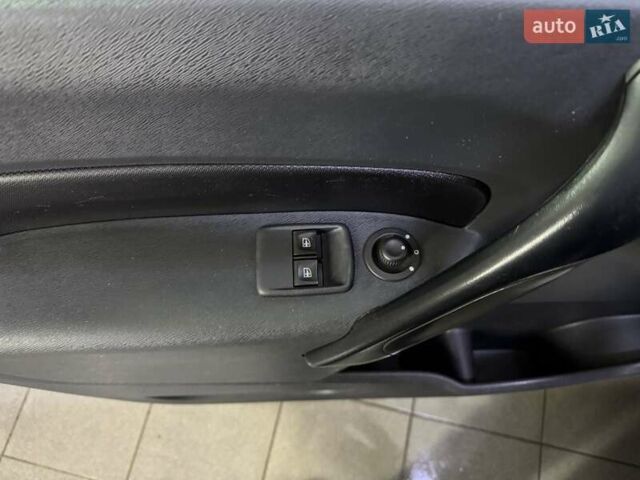 Білий Рено Кєнгу, об'ємом двигуна 1.5 л та пробігом 131 тис. км за 13999 $, фото 10 на Automoto.ua