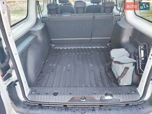 Білий Рено Кєнгу, об'ємом двигуна 0 л та пробігом 101 тис. км за 13800 $, фото 9 на Automoto.ua