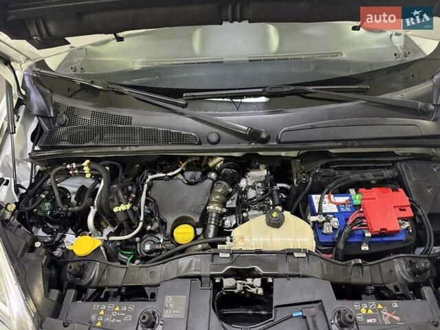 Білий Рено Кєнгу, об'ємом двигуна 1.5 л та пробігом 131 тис. км за 13999 $, фото 20 на Automoto.ua