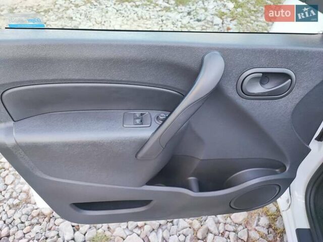 Білий Рено Кєнгу, об'ємом двигуна 0 л та пробігом 101 тис. км за 13800 $, фото 7 на Automoto.ua