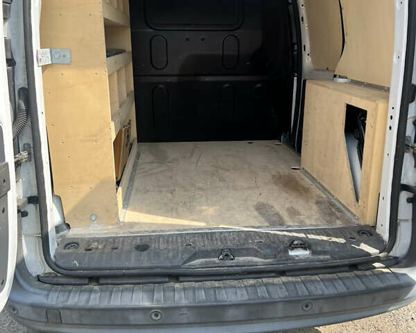 Белый Рено Кенгу, объемом двигателя 0 л и пробегом 30 тыс. км за 8900 $, фото 6 на Automoto.ua