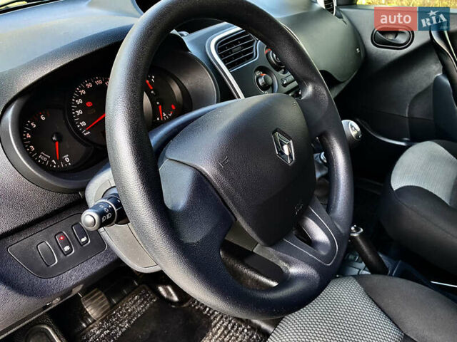 Белый Рено Кенгу, объемом двигателя 1.5 л и пробегом 164 тыс. км за 11399 $, фото 20 на Automoto.ua