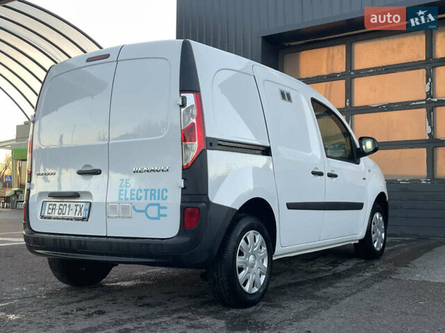 Белый Рено Кенгу, объемом двигателя 0 л и пробегом 99 тыс. км за 8250 $, фото 17 на Automoto.ua