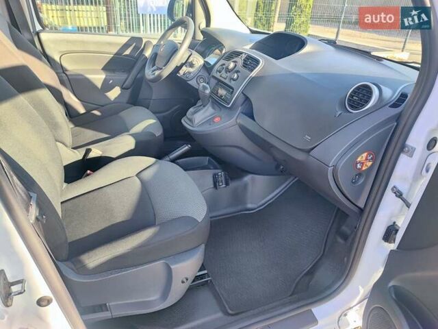 Білий Рено Кєнгу, об'ємом двигуна 0 л та пробігом 101 тис. км за 13800 $, фото 5 на Automoto.ua