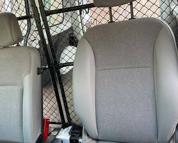Белый Рено Кенгу, объемом двигателя 1.46 л и пробегом 114 тыс. км за 13613 $, фото 23 на Automoto.ua