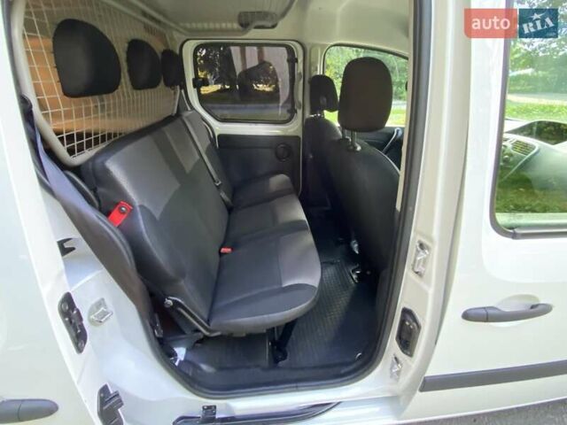 Белый Рено Кенгу, объемом двигателя 0 л и пробегом 18 тыс. км за 13800 $, фото 38 на Automoto.ua