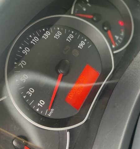 Білий Рено Кєнгу, об'ємом двигуна 1.5 л та пробігом 100 тис. км за 11500 $, фото 4 на Automoto.ua