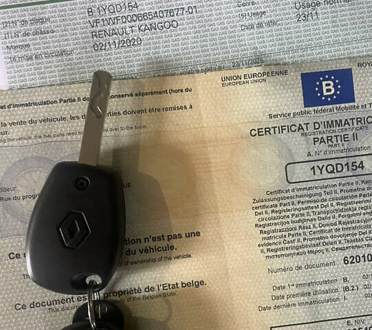 Белый Рено Кенгу, объемом двигателя 1.5 л и пробегом 85 тыс. км за 10000 $, фото 16 на Automoto.ua