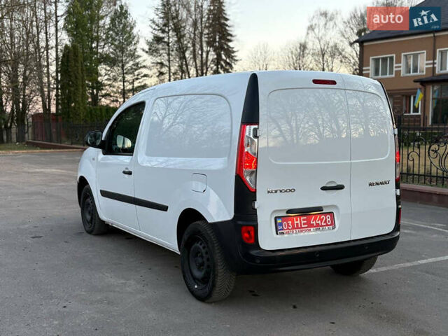 Білий Рено Кєнгу, об'ємом двигуна 1.5 л та пробігом 203 тис. км за 10300 $, фото 4 на Automoto.ua