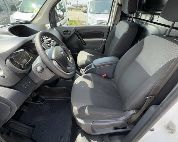 Белый Рено Кенгу, объемом двигателя 1.5 л и пробегом 149 тыс. км за 13900 $, фото 14 на Automoto.ua