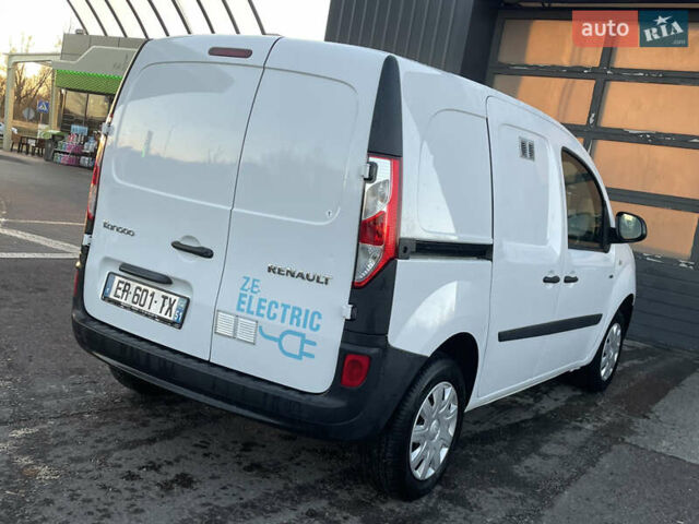 Белый Рено Кенгу, объемом двигателя 0 л и пробегом 99 тыс. км за 8250 $, фото 12 на Automoto.ua