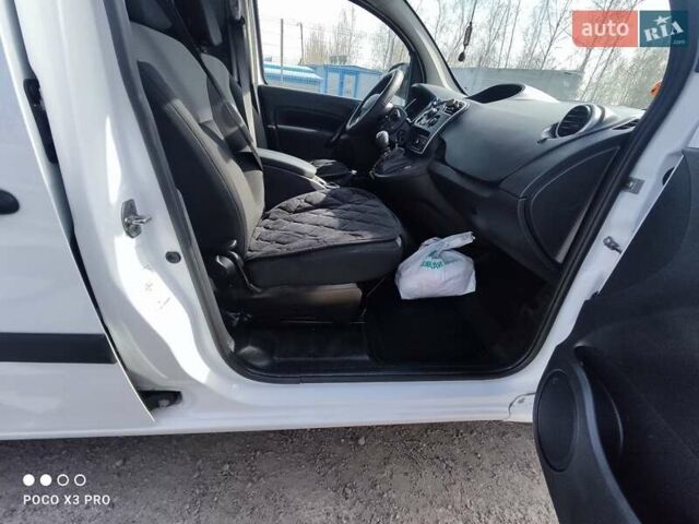 Белый Рено Кенгу, объемом двигателя 1.5 л и пробегом 175 тыс. км за 12800 $, фото 25 на Automoto.ua