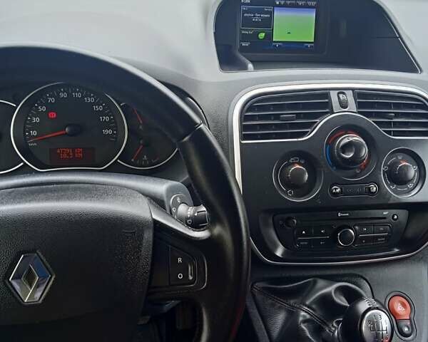Білий Рено Кєнгу, об'ємом двигуна 1.46 л та пробігом 47 тис. км за 11999 $, фото 12 на Automoto.ua
