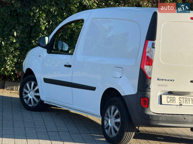 Белый Рено Кенгу, объемом двигателя 1.5 л и пробегом 193 тыс. км за 10999 $, фото 22 на Automoto.ua