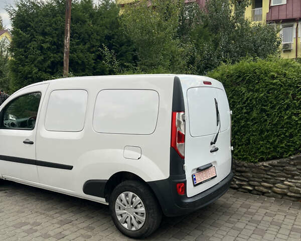 Білий Рено Кєнгу, об'ємом двигуна 1.5 л та пробігом 77 тис. км за 12200 $, фото 9 на Automoto.ua