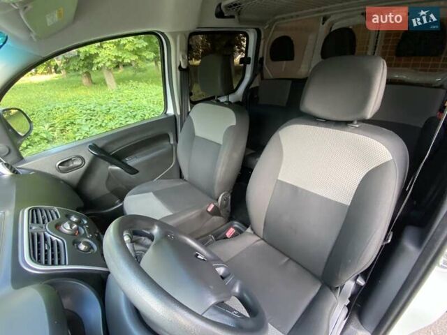 Белый Рено Кенгу, объемом двигателя 0 л и пробегом 18 тыс. км за 13800 $, фото 22 на Automoto.ua