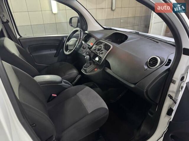 Білий Рено Кєнгу, об'ємом двигуна 1.5 л та пробігом 131 тис. км за 13999 $, фото 9 на Automoto.ua