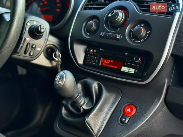 Белый Рено Кенгу, объемом двигателя 1.5 л и пробегом 164 тыс. км за 11399 $, фото 26 на Automoto.ua