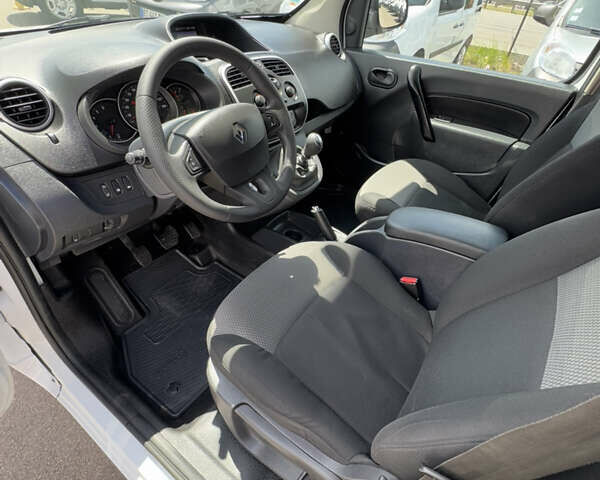 Белый Рено Кенгу, объемом двигателя 1.5 л и пробегом 149 тыс. км за 13900 $, фото 13 на Automoto.ua