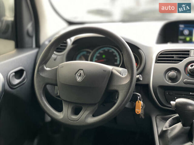 Белый Рено Кенгу, объемом двигателя 0 л и пробегом 8 тыс. км за 15500 $, фото 58 на Automoto.ua