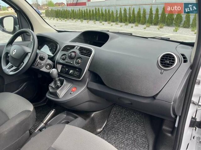 Белый Рено Кенгу, объемом двигателя 1.5 л и пробегом 255 тыс. км за 10550 $, фото 46 на Automoto.ua
