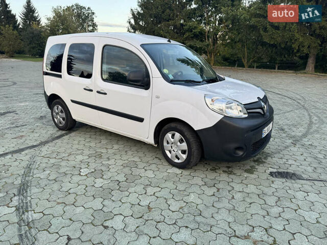 Белый Рено Кенгу, объемом двигателя 1.46 л и пробегом 190 тыс. км за 12700 $, фото 6 на Automoto.ua