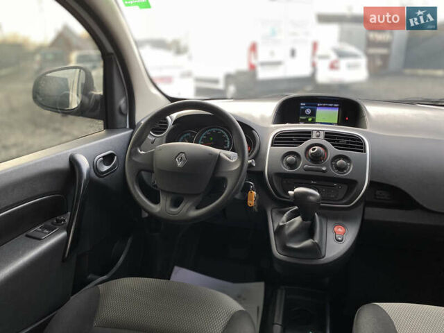 Белый Рено Кенгу, объемом двигателя 0 л и пробегом 8 тыс. км за 15500 $, фото 59 на Automoto.ua