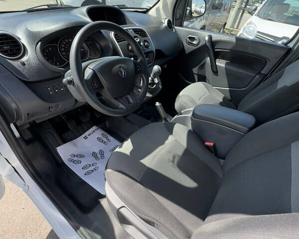 Белый Рено Кенгу, объемом двигателя 1.5 л и пробегом 179 тыс. км за 12700 $, фото 11 на Automoto.ua