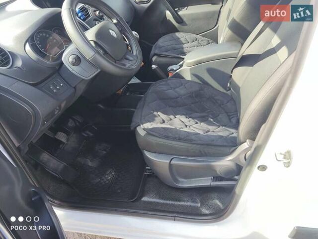 Белый Рено Кенгу, объемом двигателя 1.5 л и пробегом 175 тыс. км за 12800 $, фото 12 на Automoto.ua
