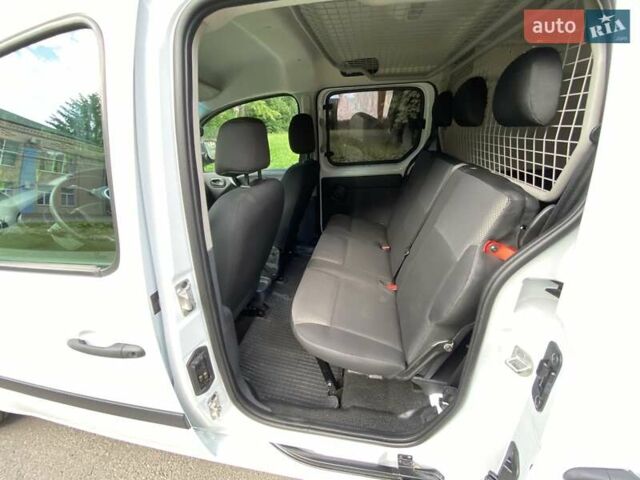 Белый Рено Кенгу, объемом двигателя 0 л и пробегом 18 тыс. км за 13800 $, фото 49 на Automoto.ua
