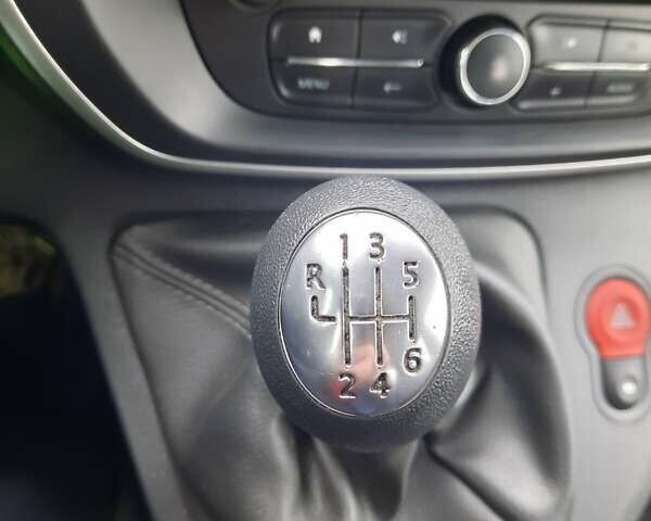 Белый Рено Кенгу, объемом двигателя 1.5 л и пробегом 175 тыс. км за 12800 $, фото 13 на Automoto.ua