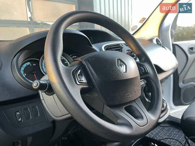 Белый Рено Кенгу, объемом двигателя 0 л и пробегом 99 тыс. км за 8250 $, фото 14 на Automoto.ua
