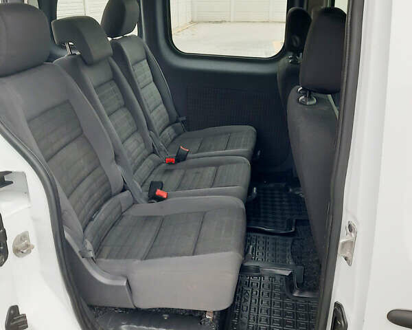 Белый Рено Кенгу, объемом двигателя 1.5 л и пробегом 175 тыс. км за 12800 $, фото 10 на Automoto.ua