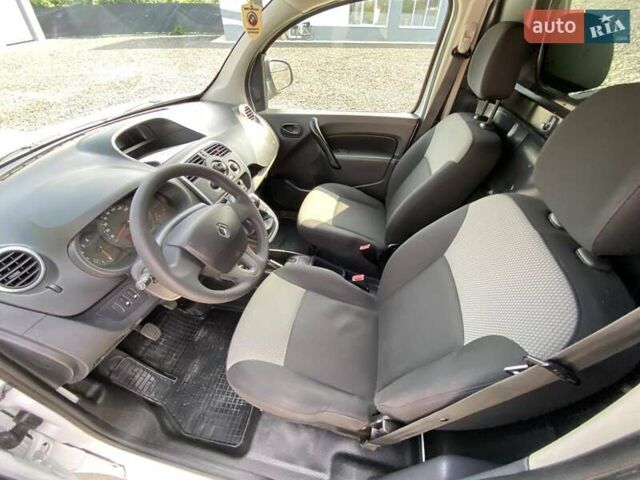 Белый Рено Кенгу, объемом двигателя 1.5 л и пробегом 138 тыс. км за 12597 $, фото 44 на Automoto.ua