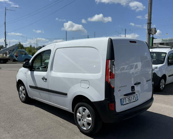 Белый Рено Кенгу, объемом двигателя 1.5 л и пробегом 179 тыс. км за 12700 $, фото 6 на Automoto.ua