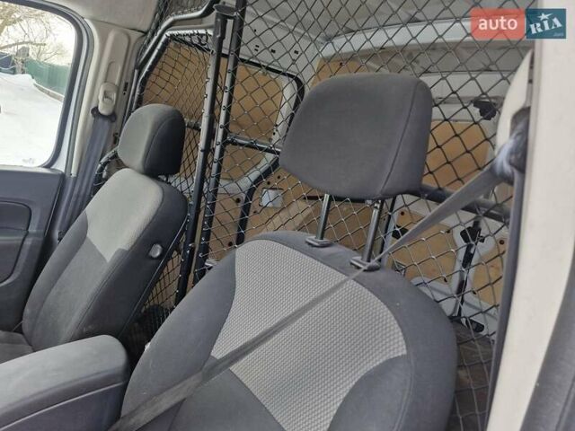 Білий Рено Кєнгу, об'ємом двигуна 1.5 л та пробігом 139 тис. км за 10500 $, фото 10 на Automoto.ua