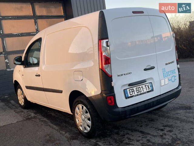 Белый Рено Кенгу, объемом двигателя 0 л и пробегом 99 тыс. км за 8250 $, фото 9 на Automoto.ua