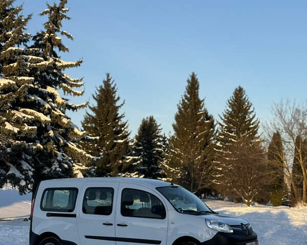 Белый Рено Кенгу, объемом двигателя 0 л и пробегом 98 тыс. км за 12900 $, фото 2 на Automoto.ua