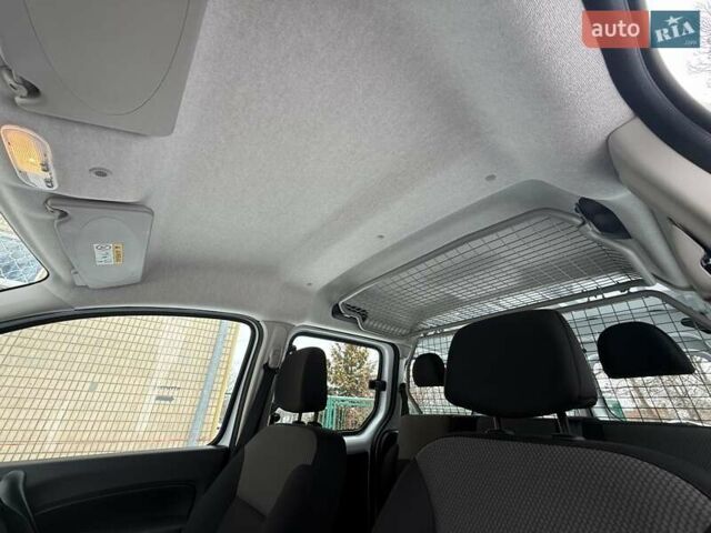 Білий Рено Кєнгу, об'ємом двигуна 0 л та пробігом 3 тис. км за 14950 $, фото 26 на Automoto.ua
