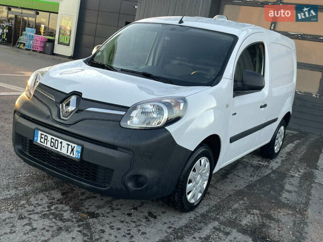 Белый Рено Кенгу, объемом двигателя 0 л и пробегом 99 тыс. км за 8250 $, фото 3 на Automoto.ua