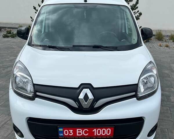 Белый Рено Кенгу, объемом двигателя 1.5 л и пробегом 255 тыс. км за 10550 $, фото 4 на Automoto.ua