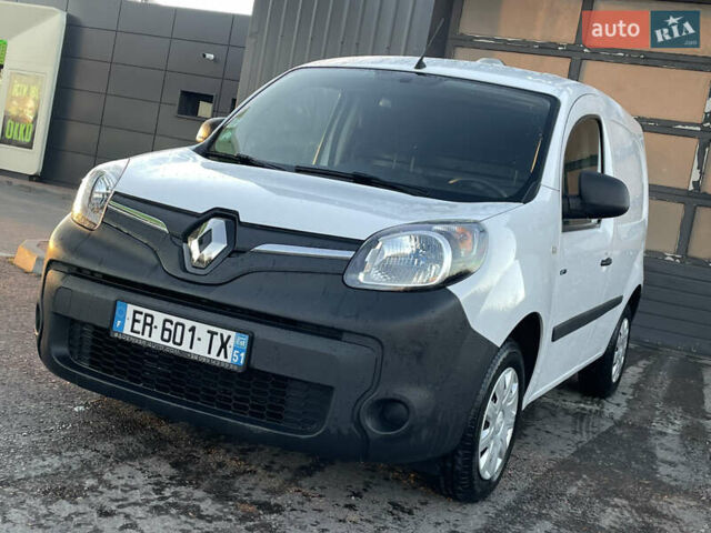 Белый Рено Кенгу, объемом двигателя 0 л и пробегом 99 тыс. км за 8250 $, фото 30 на Automoto.ua