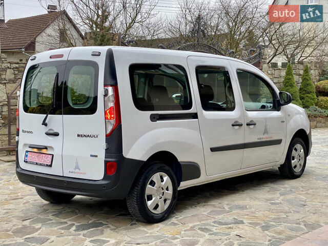 Белый Рено Кенгу, объемом двигателя 0 л и пробегом 17 тыс. км за 14399 $, фото 14 на Automoto.ua