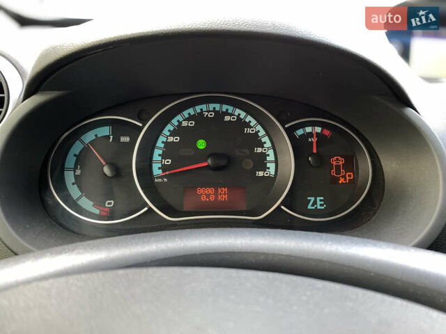 Белый Рено Кенгу, объемом двигателя 0 л и пробегом 8 тыс. км за 15500 $, фото 35 на Automoto.ua