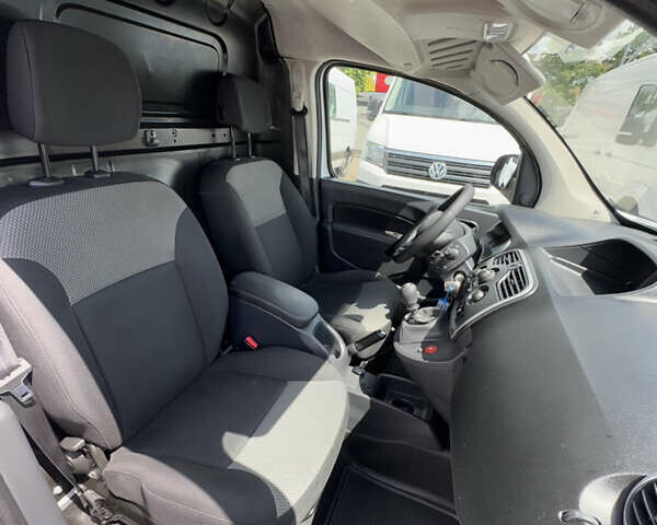 Белый Рено Кенгу, объемом двигателя 1.5 л и пробегом 149 тыс. км за 13900 $, фото 26 на Automoto.ua