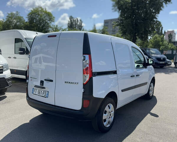 Белый Рено Кенгу, объемом двигателя 1.5 л и пробегом 179 тыс. км за 12700 $, фото 8 на Automoto.ua