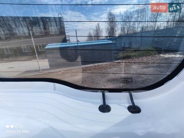 Белый Рено Кенгу, объемом двигателя 1.5 л и пробегом 180 тыс. км за 12250 $, фото 32 на Automoto.ua